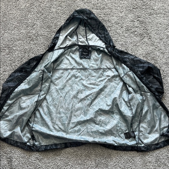 Resolution Women’s Gray Leaf Pattern Hooded Waterproof Windbreaker Jacket Size M - Picture 6 of 9